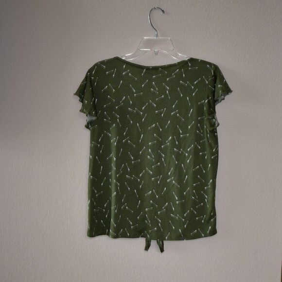 All in Love Women's Green Arrow Print Cap Sleeve Button-Up Knot Front Top Size M - Picture 4 of 4